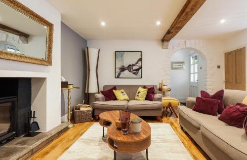 Malmesbury House | The Cottage