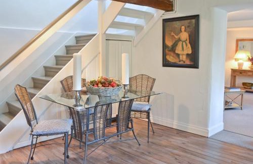 Stroud House | The Cottage