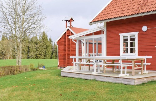 Mariannelund House | The cottage has an open floor plan and is located in the countryside.