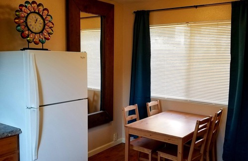 Mariposa Apartment | The Cottage on Campbell- In town studio with a view!