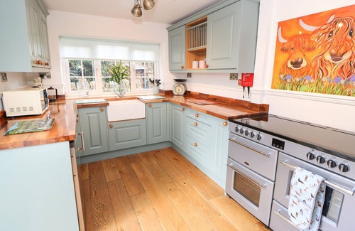Hoylandswaine Cottage | THE COTTAGE, pet friendly, character holiday cottage in Silkstone