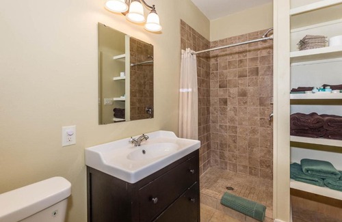 Fredericksburg House | The Cottages at One Quilt Place