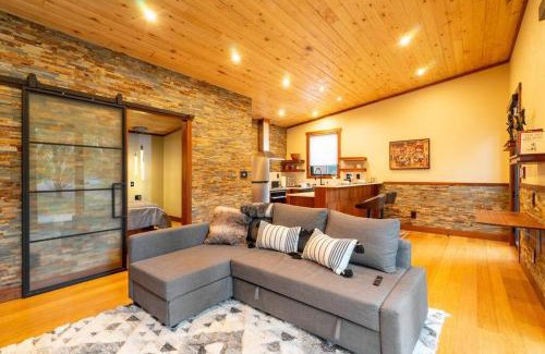 Sandy Ski Chalet | The Cottonwoods Ski Cabin
