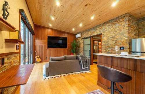 Sandy Ski Chalet | The Cottonwoods Ski Cabin
