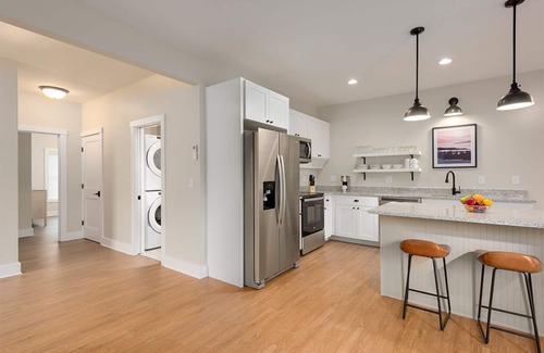 Sylvan Beach Cottage | The Cove at Sylvan Beach - Pet friendly lakeside cottage with a pontoon boat!