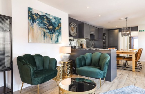 Seaview Apartment | The Cove is located on the seafront in the desirable village of Seaview.