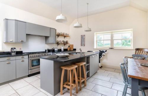 Laurencekirk House | The Cowshed