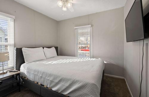 West Columbus House | The Cozy Bellows - Retreat for 4