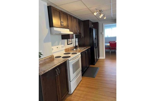 West End Apartment | The Cozy Corner; Pet friendly