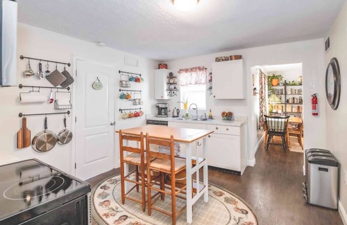 Berea Cottage | The Cozy Quilt House