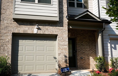 East Point House | The Cozy Townhome: 10 minutes from ATL Airport