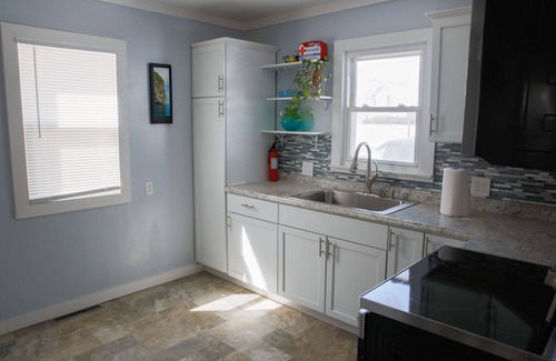 West Allis House | The Cozzy 3 Br House