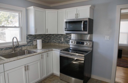 West Allis House | The Cozzy 3 Br House