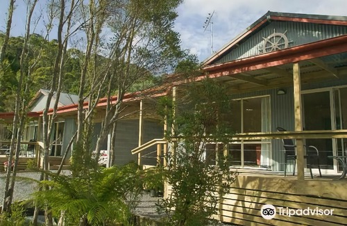Strahan Hotel | The Crays Accommodation