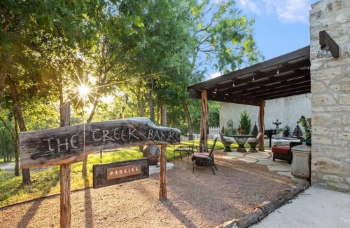 Fredericksburg Villa | The Creek Bank Getaway! Minutes to Main St!