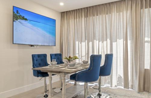 Little Battaleys Apartment | The Crescent at Coral Beach 101 condo