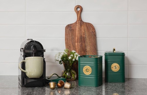 South Launceston House | The Crescent, a modern townhouse near LGH & parks. Pet-Friendly!