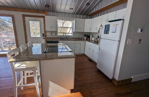 Wedowee House | "THE CRESCENT" - Lakefront heaven w/big views, sunset, private cove & hot tub