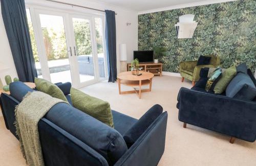 Longhoughton House | The Croft