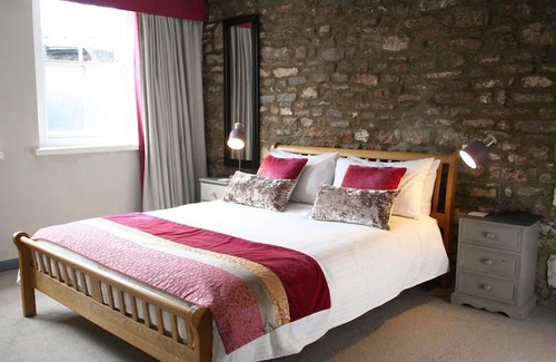 Croscombe Bed & Breakfast | The Cross at Croscombe