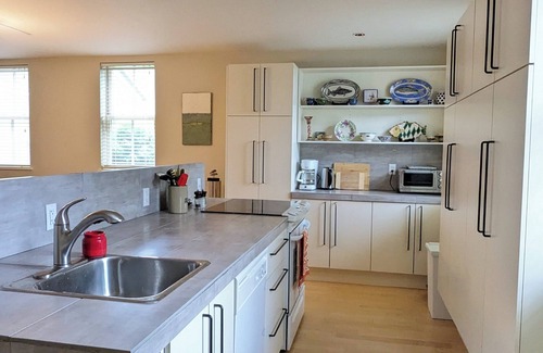 Lunenburg House | The Cross Passage House located in the heart of Lunenburg Nova Scotia