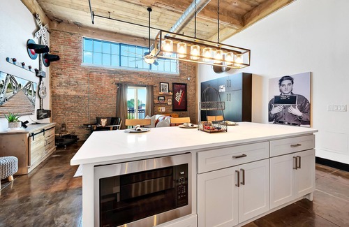 Brazos Condo | The Crossing at 202- Downtown Waco/Steps to Silos