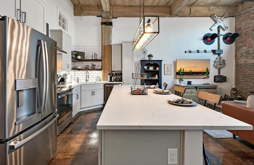 Brazos Condo | The Crossing at 202- Downtown Waco/Steps to Silos