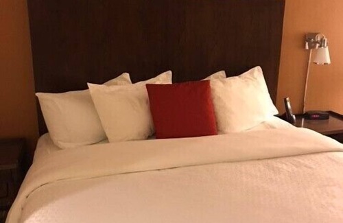 Newburgh Hotel | The Crossroads Hotel, Newburgh