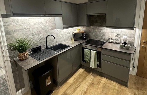 Harrogate City Centre Apartment | The Crown View - Luxury Apt | FREE Parking Nearby