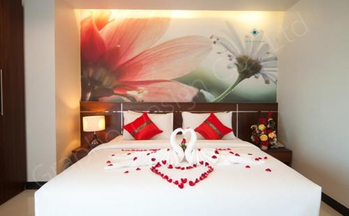Patong Hotel | The Crystal Beach Hotel