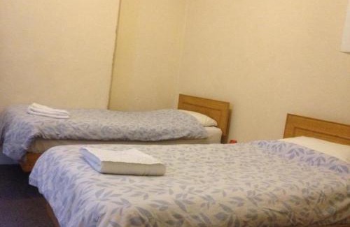 Bensham Manor Bed & Breakfast | The Crystal Lodge Hotel