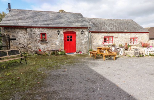 Ardfinnan Cottage | THE DAIRY, with open fire in Ardfinnan, County Tipperary
