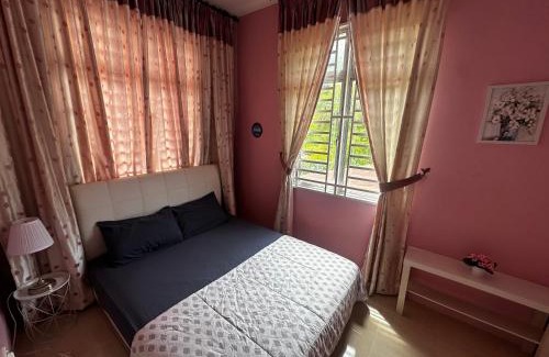 Kelubi House | The Deck Homestay & Event House