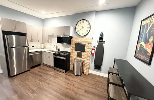 Lakeview Hotel | The Den Hotel