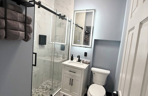 Lakeview Hotel | The Den Hotel