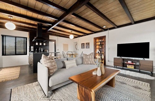 Yucca Valley House | The Desert Serenity Stunning views Pool-Spa-BBQ