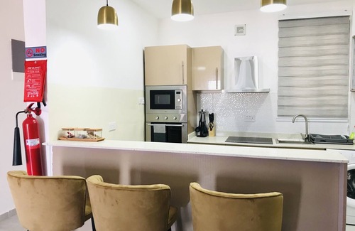 Teshie Apartment | The Diamond Suite 15 mins from the airport for family, friends and Holiday relax