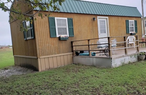 Davis House | The Doll House: Beautifully decorated charming cabin located in the Arbuckles.