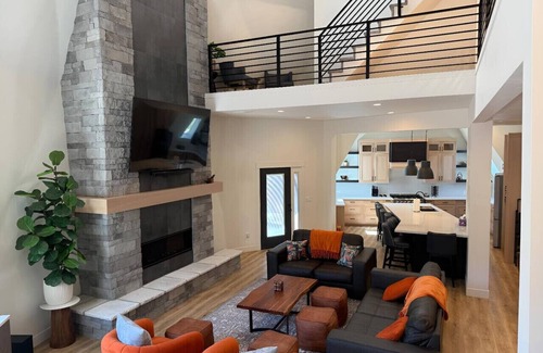 New Harmony House | The Dome Home | 8 mins from Kanarra Falls