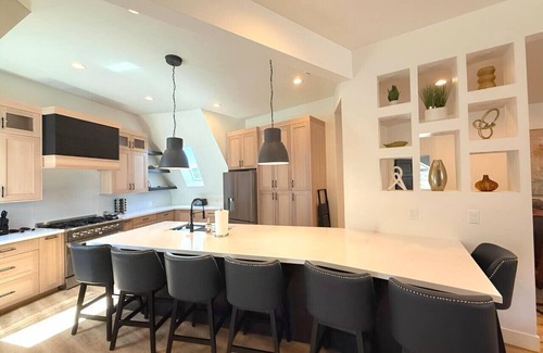 New Harmony House | The Dome Home | 8 mins from Kanarra Falls