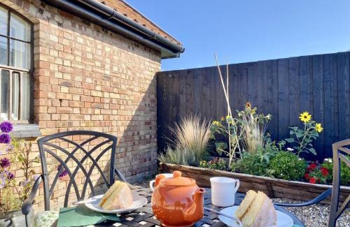 Diss House | The Domini Cowshed at Village Farm