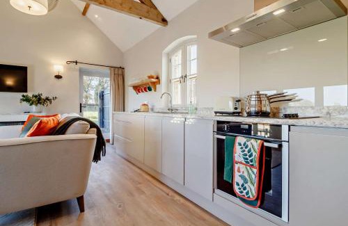 Diss House | The Domini Cowshed at Village Farm