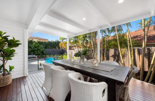 Murarrie House | The Duchess - Stunning Hamptons Oasis with Pool