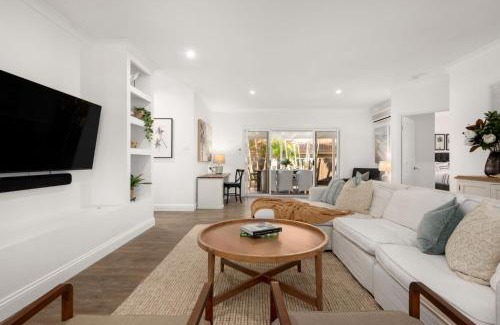 Murarrie House | The Duchess - Stunning Hamptons Oasis with Pool