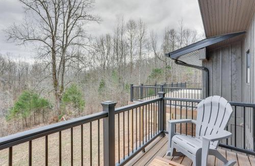 Sugar Tree House | The Duck Farm Sugar Tree Hideaway with Yard!