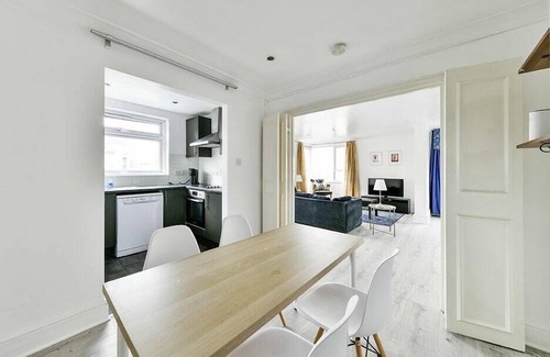 Brompton & Hans Town Apartment | The Elden No8 Fairway Hosting