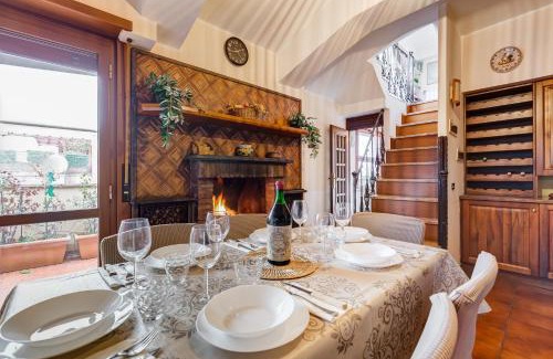 Capannelle Apartment | The Elegant Penthouse - Ampio Attico con Posto Auto