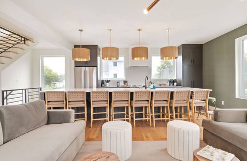 Chestnut Hill House | The Elmwood – Brand New, Rooftop Lounge w/Firepit