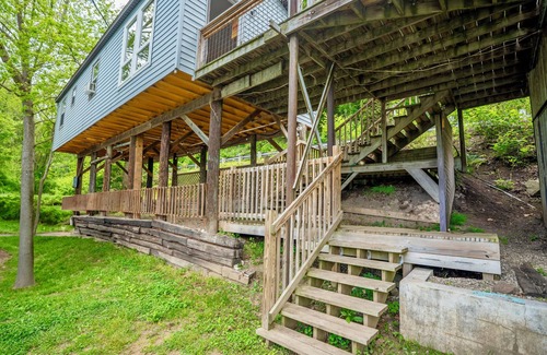 Pence Springs House | The Eloise - Stylish 3BR, 2 Bath Cottage on Greenbrier River, WV incl. AC, WiFi