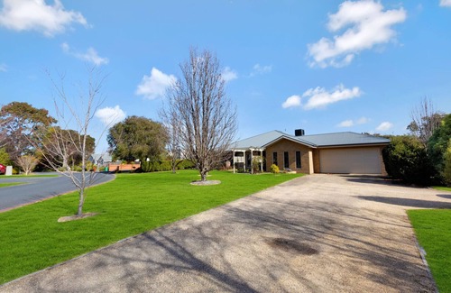 Paynesville House | The Emerald - A rejuvenating escape from the bustle of everyday life